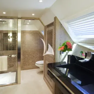 VIP shower room en suite