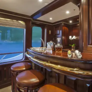 Bridge deck bar