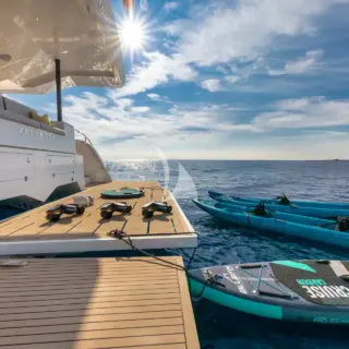 Hydraulic swim platform and toys