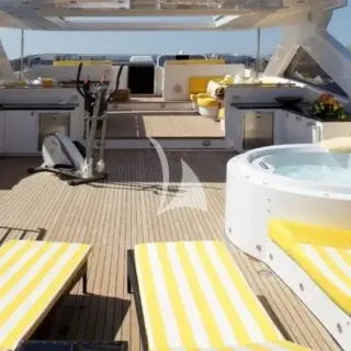 Sundeck aft with Jacuzzi and sunloungers