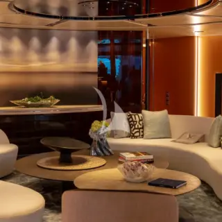 MALTESE FALCON - Main Lounge