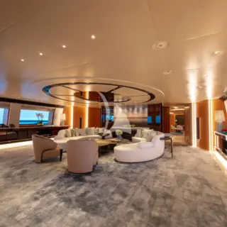 MALTESE FALCON - Main Salon