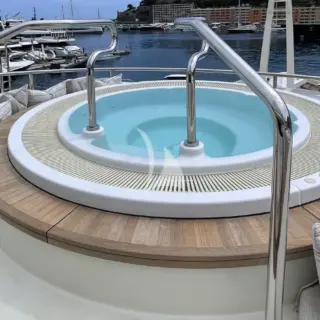 ELENI 60m - Jacuzzi