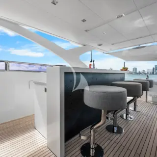 Fly bridge bar