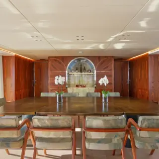 Main deck dining