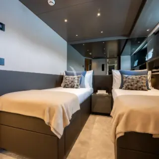 DANLOU - Twin Cabin 
