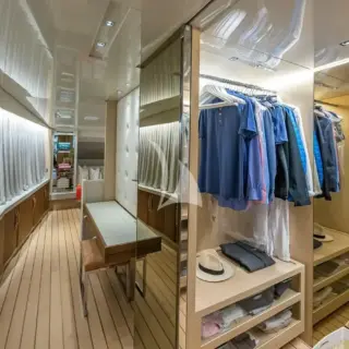 Walk-in closet