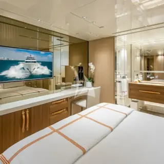 Double cabin