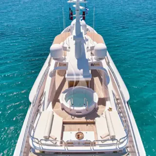 Sun Deck - Jacuzzi