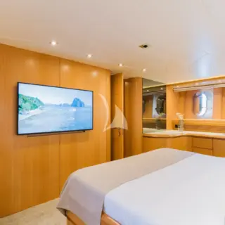 Full beam Master Cabin
