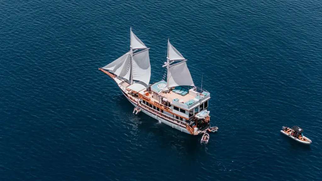 KAYRA from the air - Port Side 