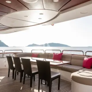 Main deck aft