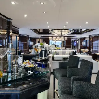 Main Salon bar