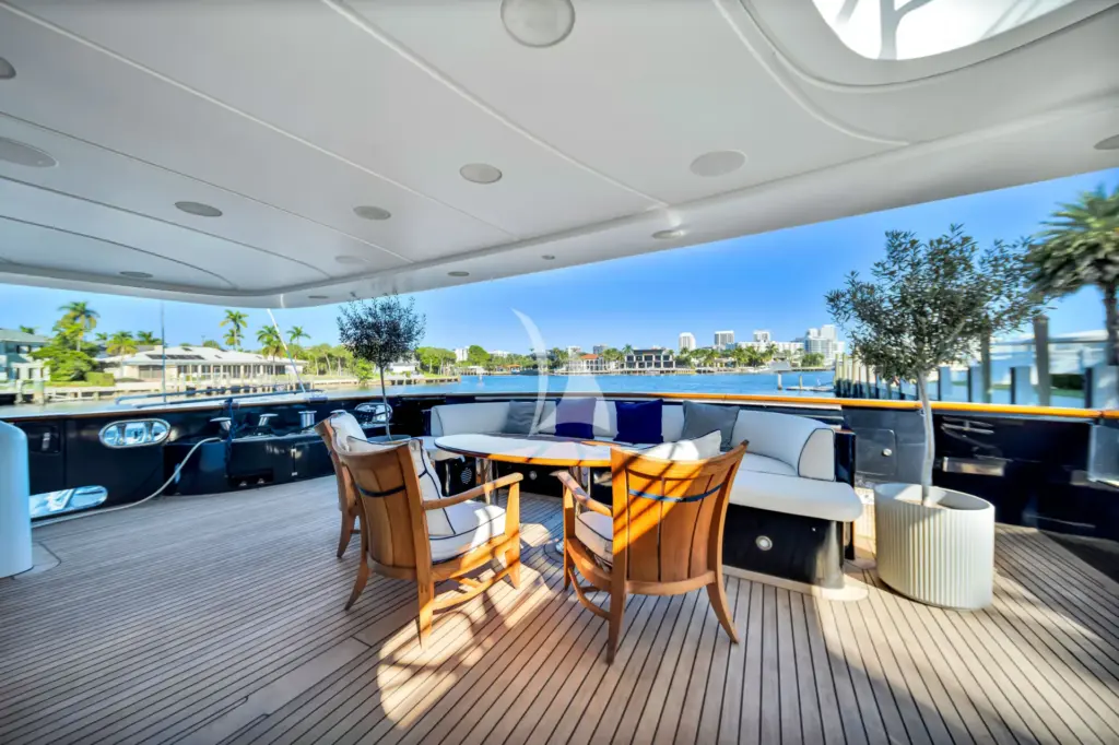 SEASCAPE V - Aft Deck Dining