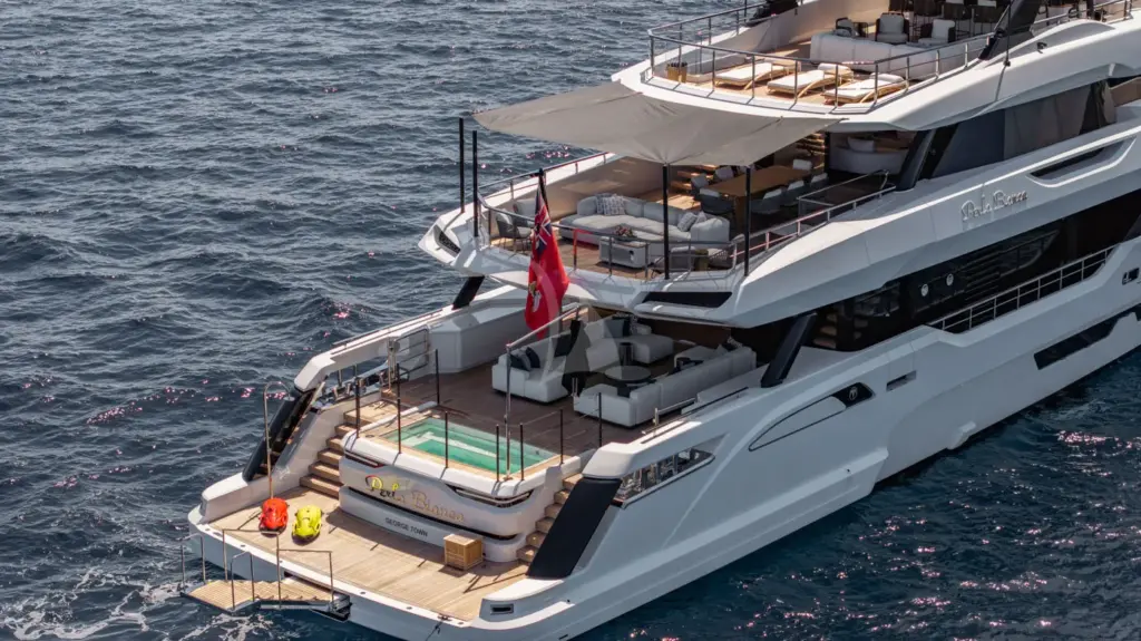 PERLA BIANCA - Aft Decks