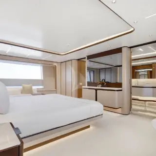 PERLA BIANCA - Master on Main