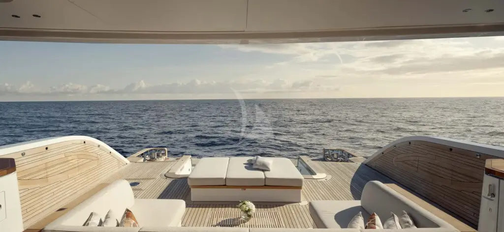 CADA DIA - Beach Aft