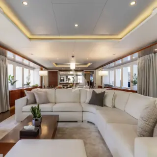 GHOST III - MAIN SALON