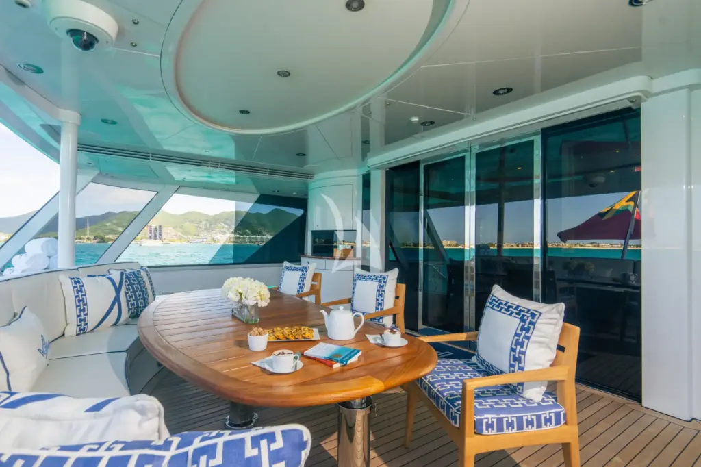 VICTORIA DEL MAR - Main Deck Aft