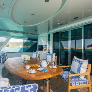 VICTORIA DEL MAR - Main Deck Aft