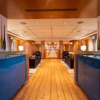 VICTORIA DEL MAR - Main Salon