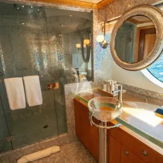 VICTORIA DEL MAR - VIP en suite - Main Deck Fwd