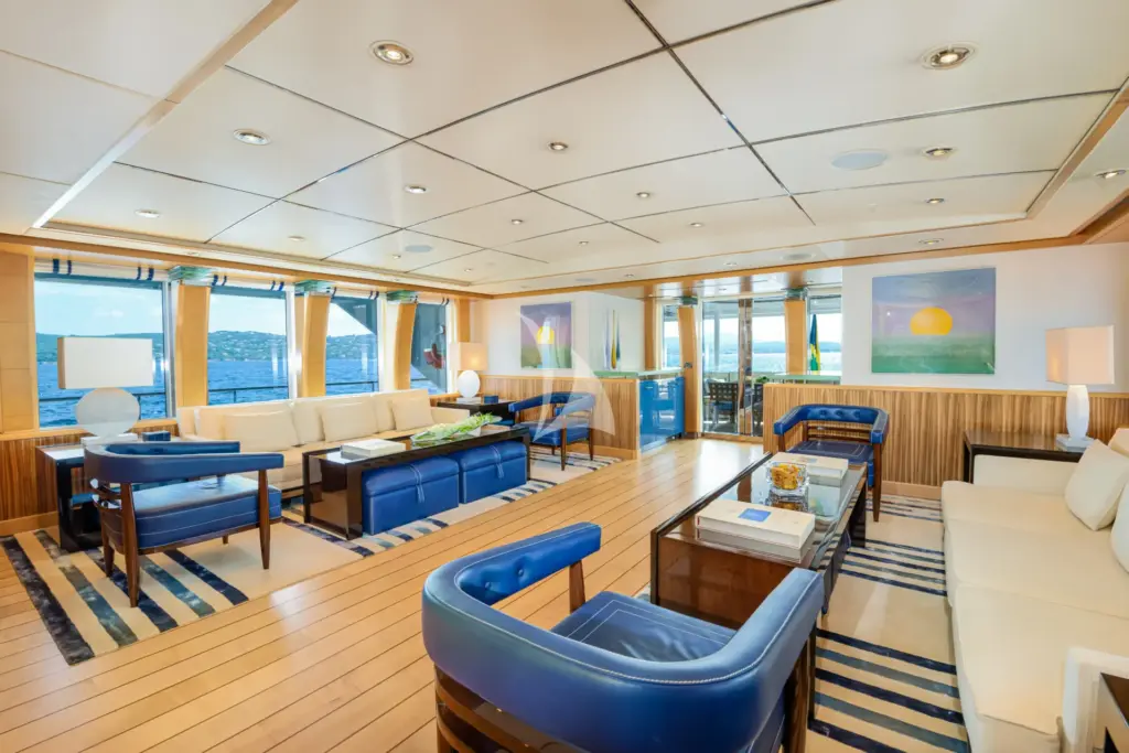 VICTORIA DEL MAR - Main Salon