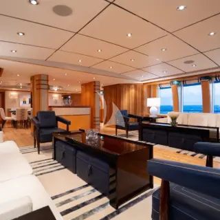 VICTORIA DEL MAR - Main Salon