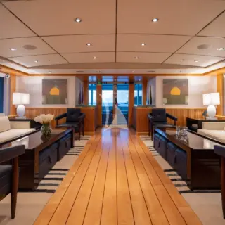 VICTORIA DEL MAR - Main Salon