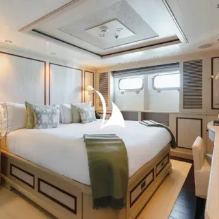 Double cabin