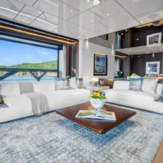 CANOE CANOE - Main Salon