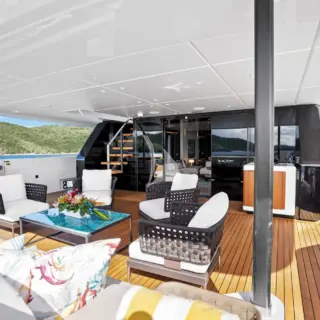 CANOE CANOE - Main deck aft