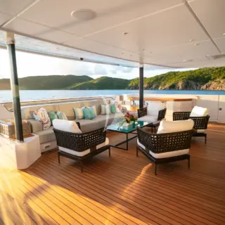 CANOE CANOE - Main deck aft
