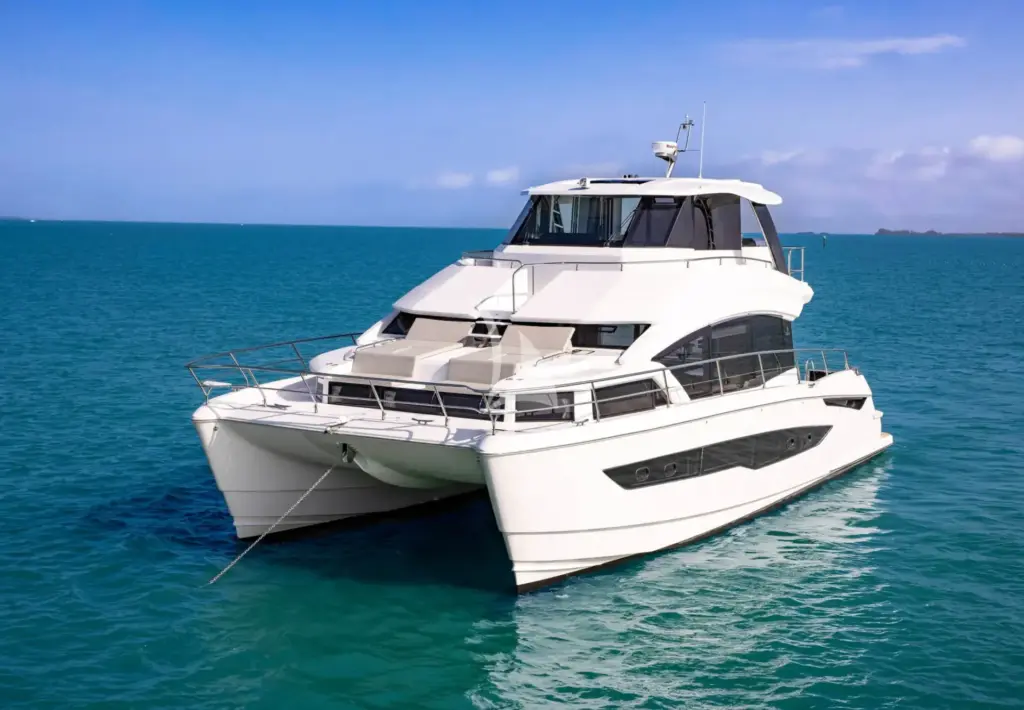 MARY'S GRACE - At anchor