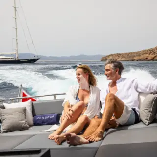 Chase Boat, EOS (included)