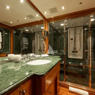 PERSEUS - Master Bathroom