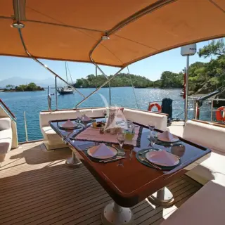 TANGO CHARLIE - Aft Lounge Area