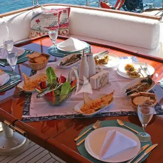 TANGO CHARLIE - Alfresco Dining