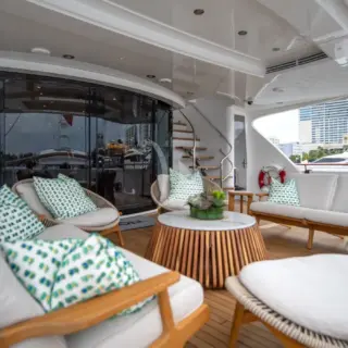 AVALON - Main deck aft