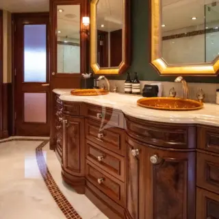 AVALON - Master cabin en suite