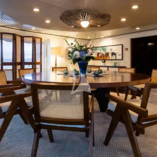 Upper Deck Salon Dining