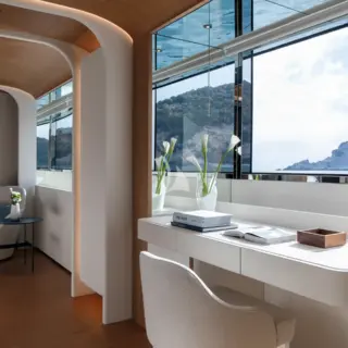 Main Deck - Master Cabin