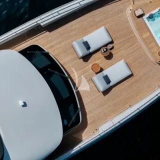 Jacuzzi on Upper aft 