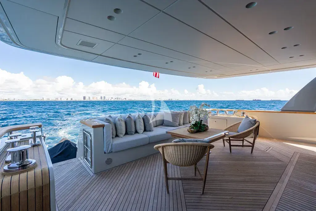 LAILA - Aft Deck Dining 