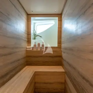 Main Deck Master Ensuite 