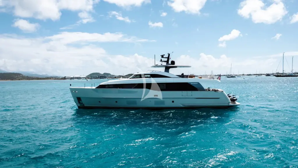 LAILA - Starboard Profile