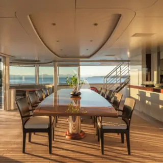 NOMAD - Upper deck - Dining area