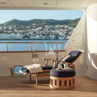 NOMAD - Main deck aft