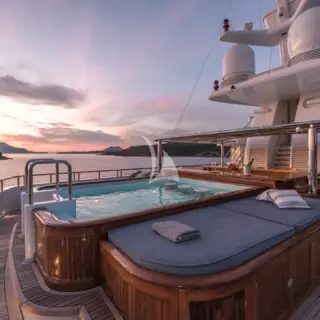 NOMAD - Sundeck pool