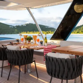 SIETE MARES - Flybridge table